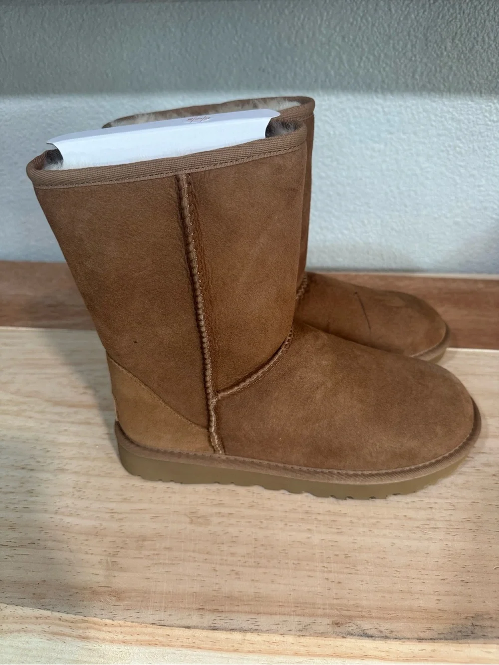 UGG Chestnut Short II Women's Boots size 7
